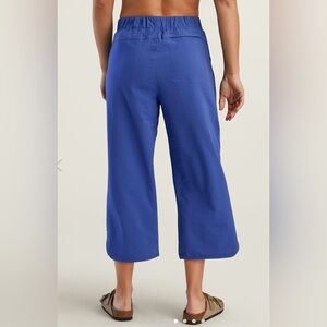 Title Nine Slaycation 2.0 Cropped Pants - Textured Pants Size M